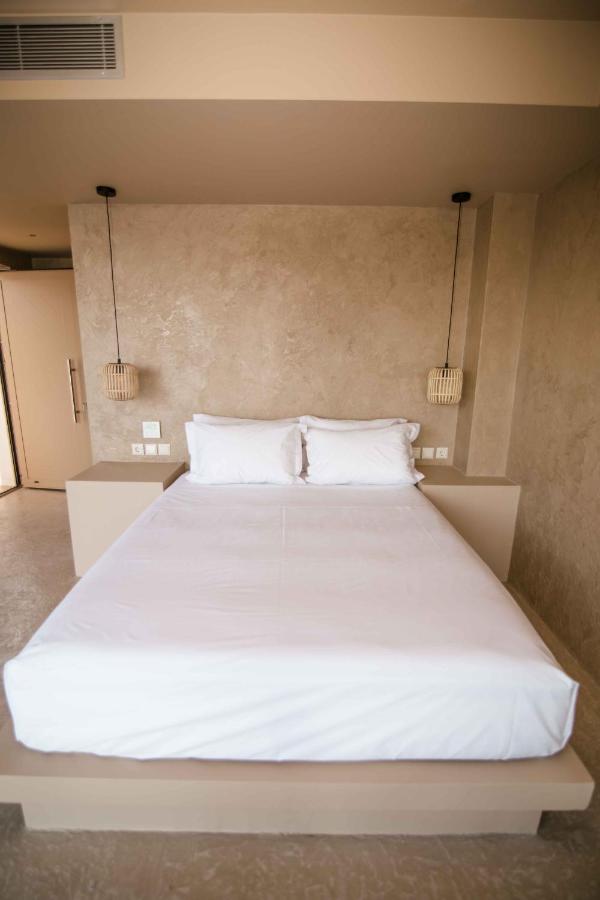 Mani Luxury Suites And Studios In Gytheio With Private Pools Екстериор снимка