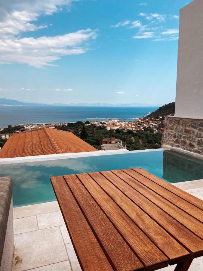 Mani Luxury Suites And Studios In Gytheio With Private Pools Екстериор снимка