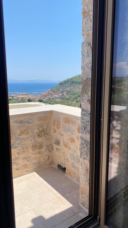 Mani Luxury Suites And Studios In Gytheio With Private Pools Екстериор снимка