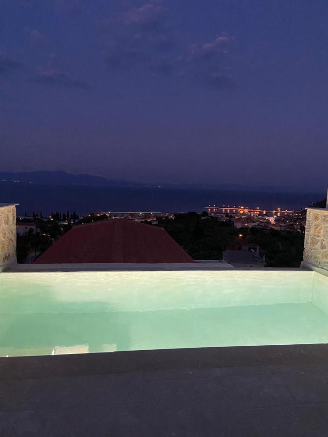 Mani Luxury Suites And Studios In Gytheio With Private Pools Екстериор снимка