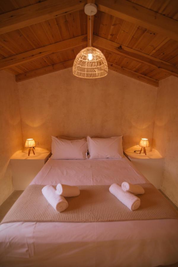 Mani Luxury Suites And Studios In Gytheio With Private Pools Екстериор снимка
